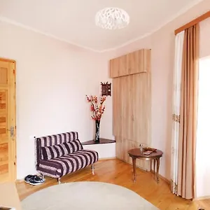flat-near-the-botanical-garden.alltbilisihotels.com/