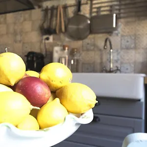 https://casa-di-ele.it-romehotels.com